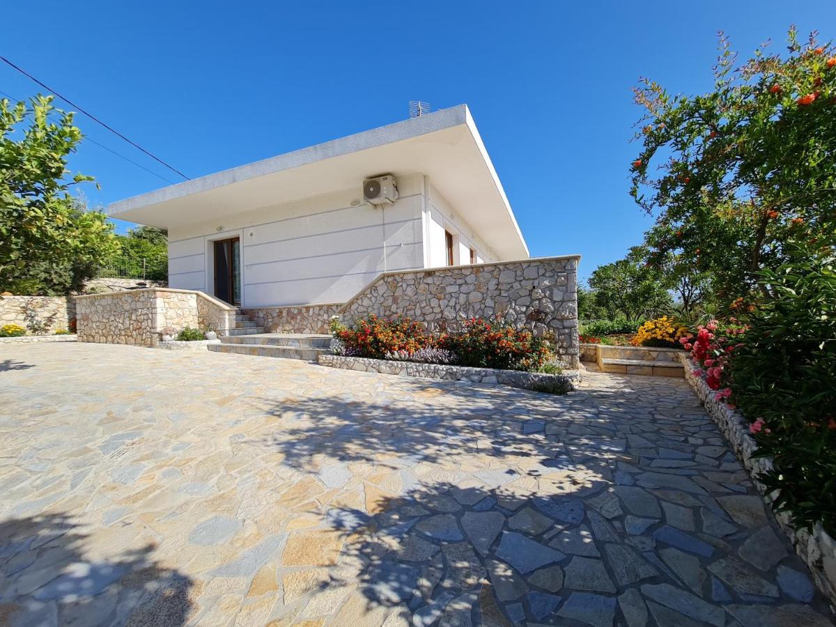 Guesthouse Redilka Ksamil Esterno foto