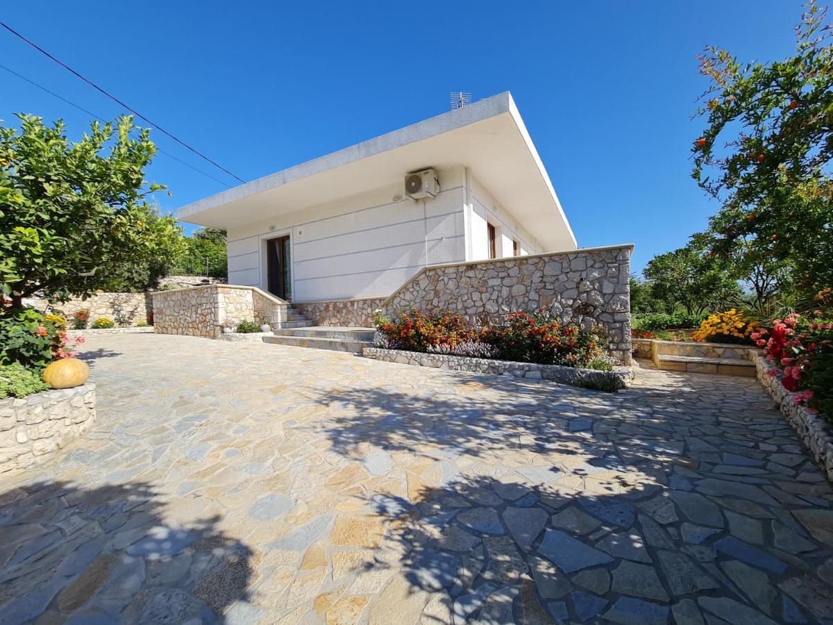 Guesthouse Redilka Ksamil Esterno foto