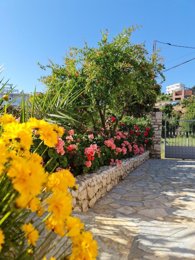 Guesthouse Redilka Ksamil Esterno foto