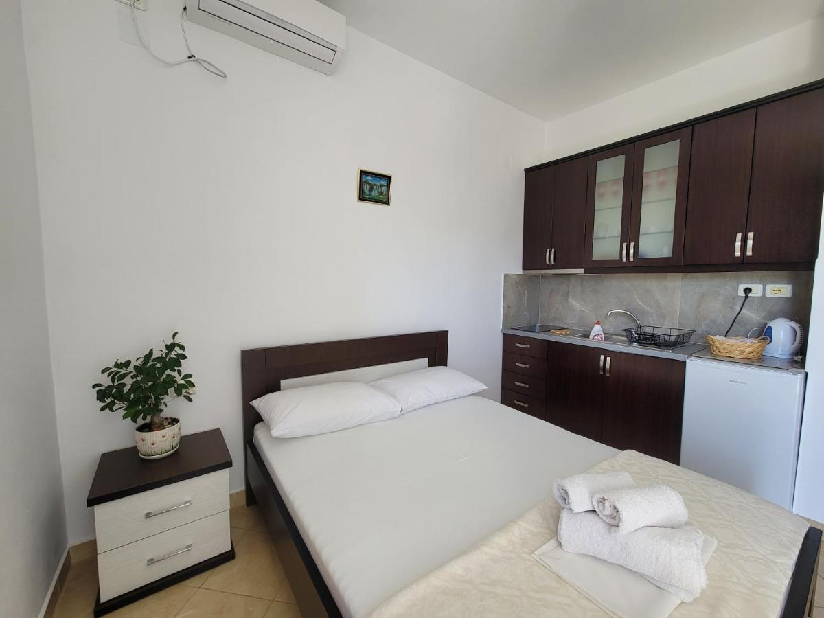 Guesthouse Redilka Ksamil Esterno foto