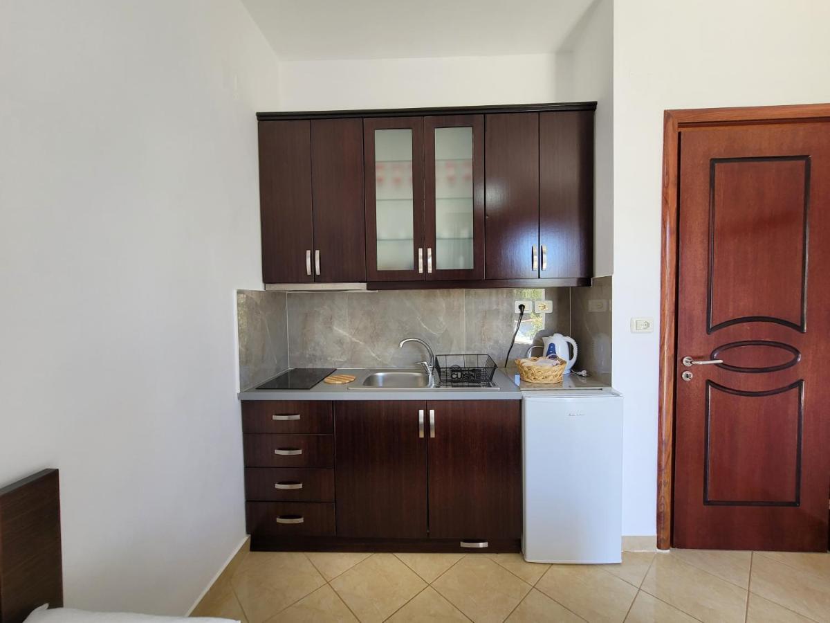 Guesthouse Redilka Ksamil Esterno foto