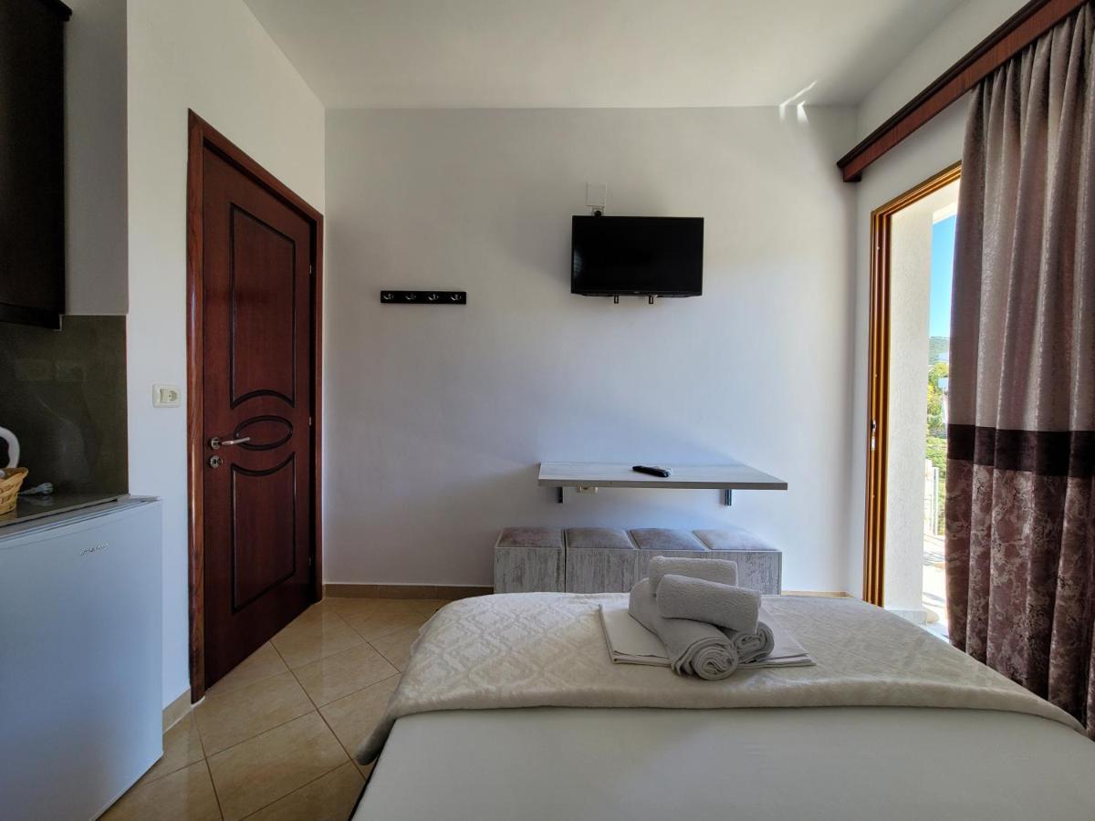 Guesthouse Redilka Ksamil Esterno foto