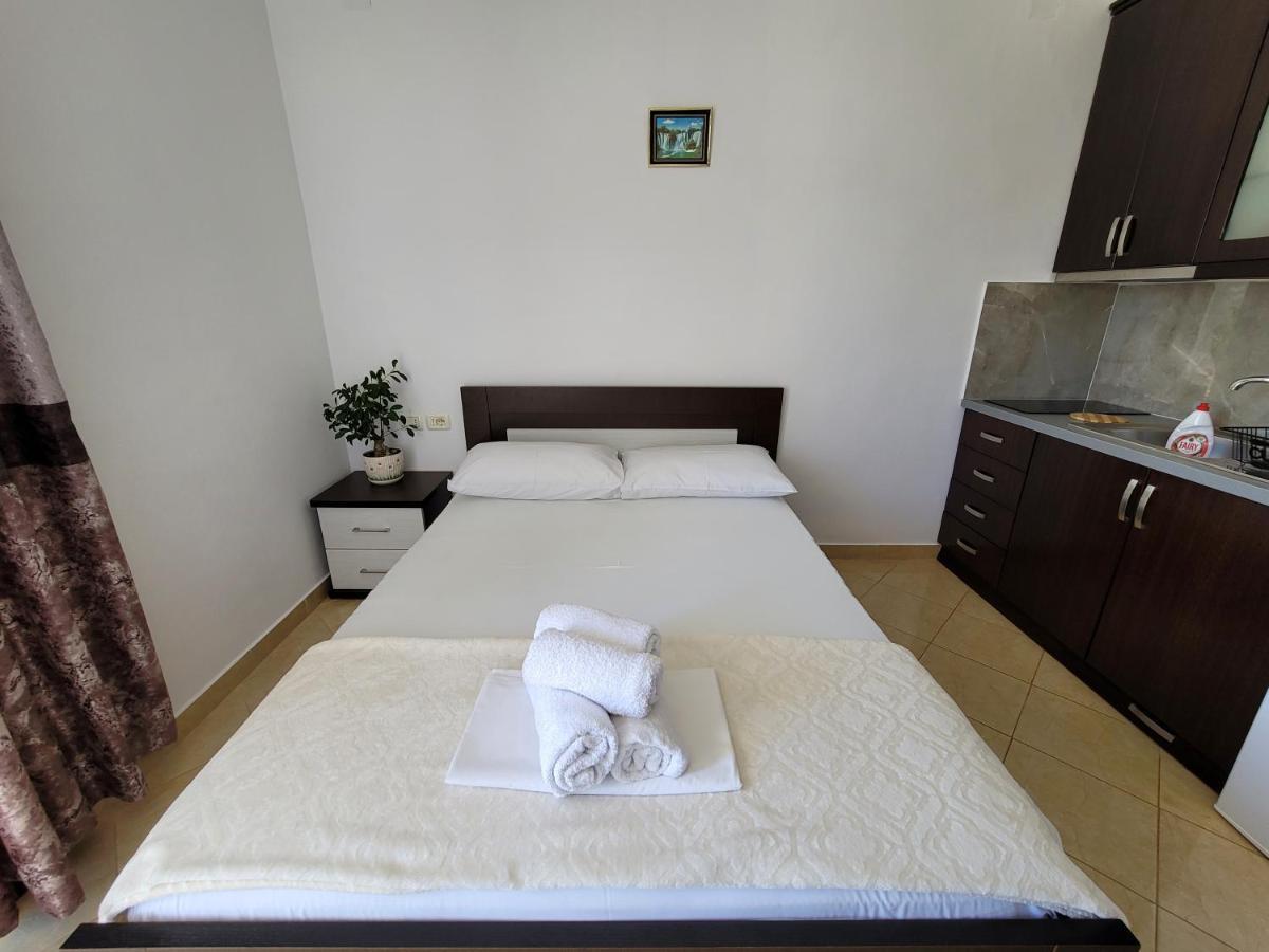Guesthouse Redilka Ksamil Esterno foto